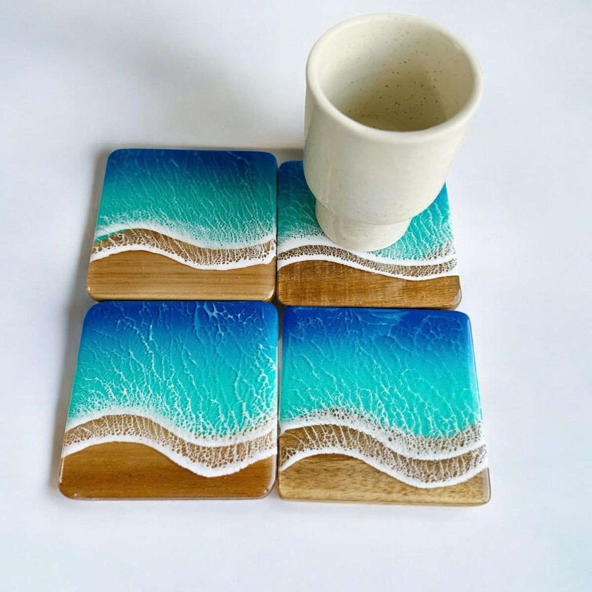 Ocean Wave Resin Wood Coasters, Beach Drink Coaster Set, Epoxy Wood Coasters, Round Cup Mat for Home & Office, Handmade Gift, Father's Day