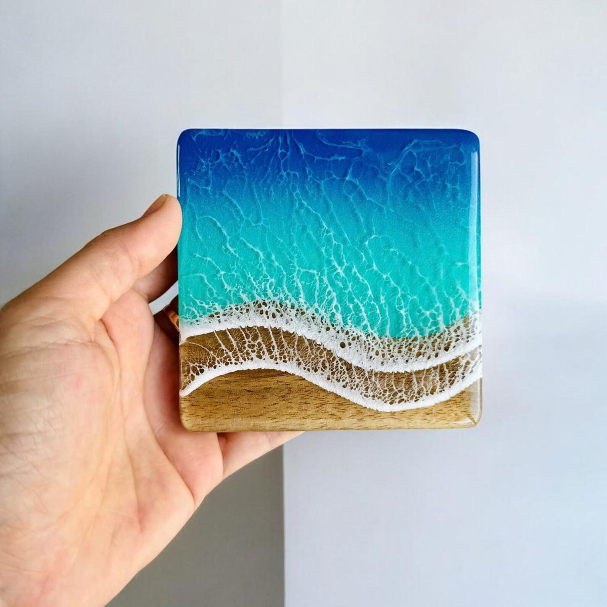Ocean Wave Resin Wood Coasters, Beach Drink Coaster Set, Epoxy Wood Coasters, Round Cup Mat for Home & Office, Handmade Gift, Father's Day